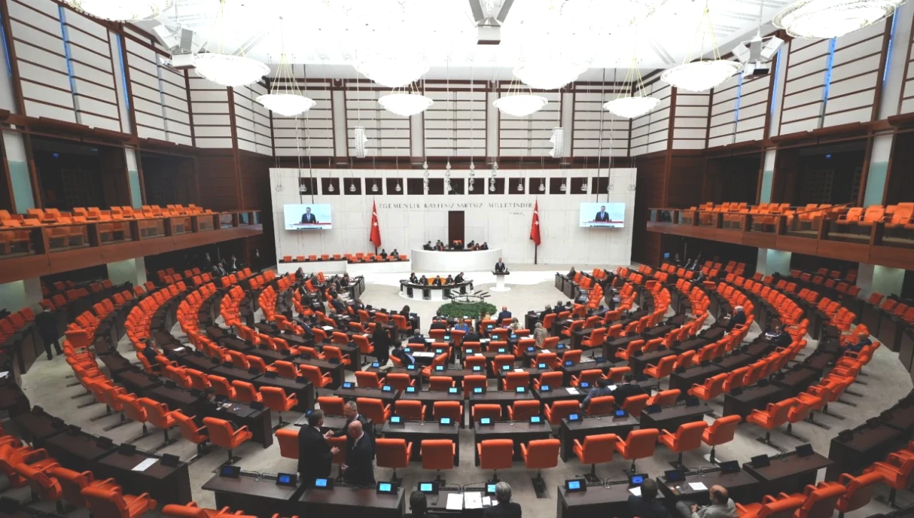 Meclis’te İnfaz Paketi Görüşmeleri Başladı: Tahliye Olacak İsimler Kimler?